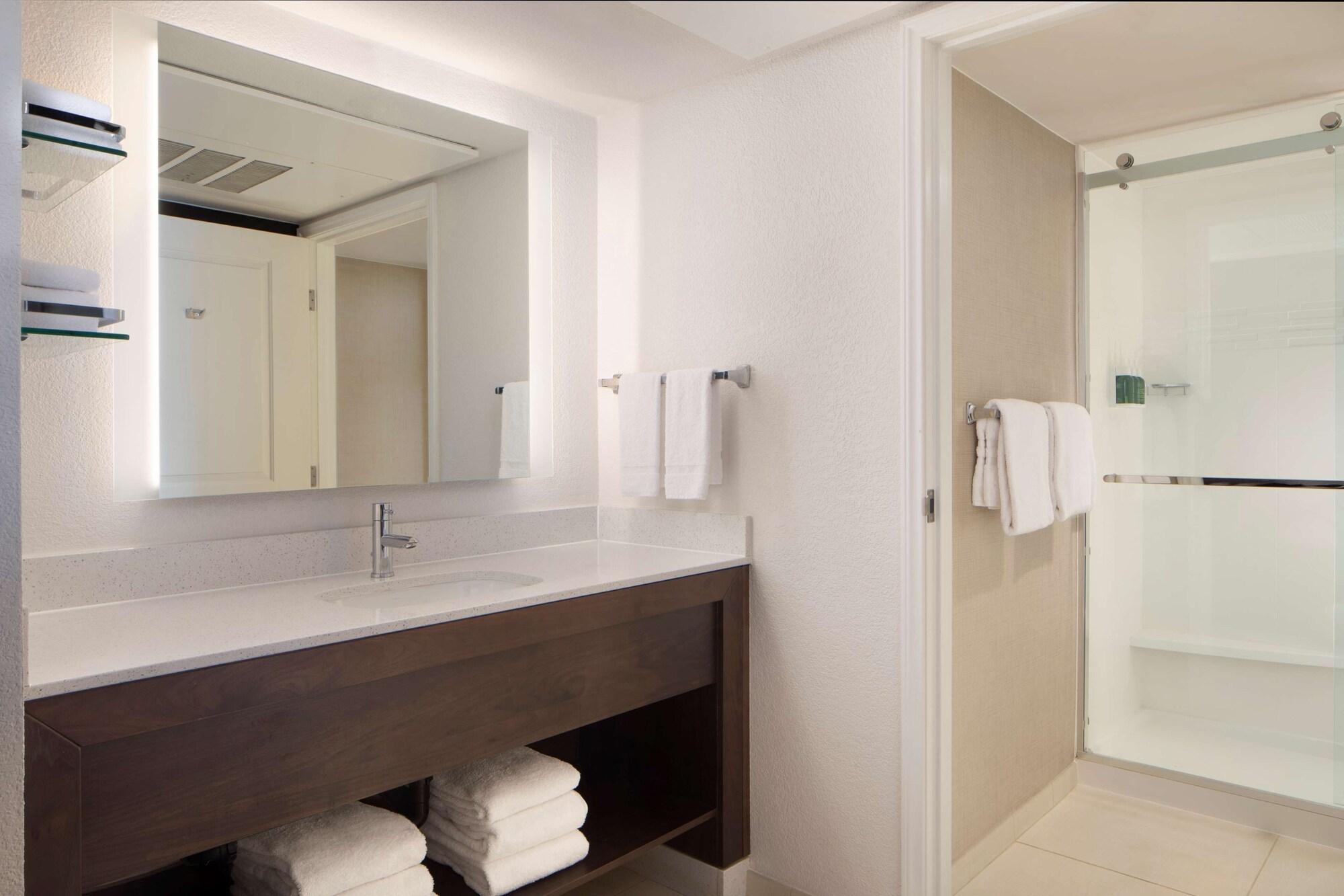 Sonesta Es Suites フレズノ エクステリア 写真