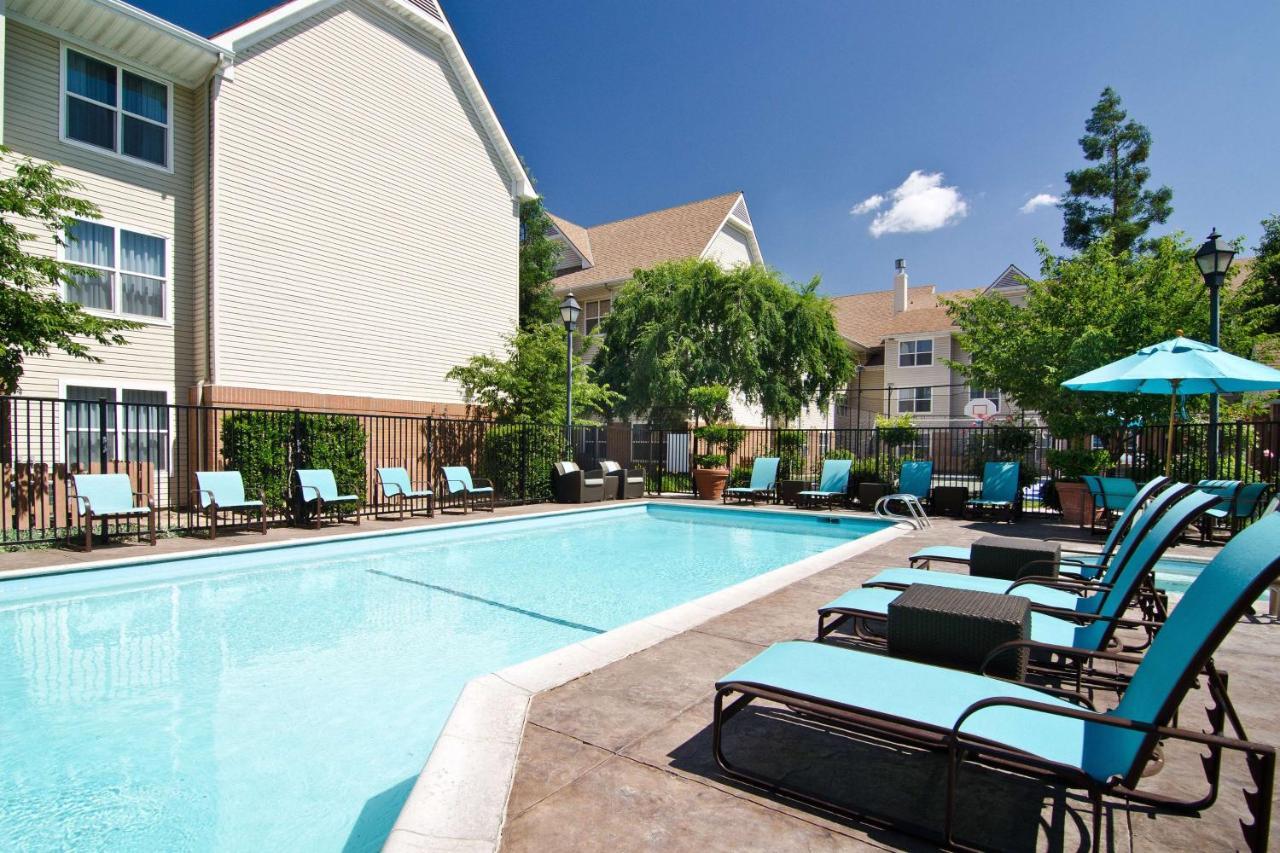 Sonesta Es Suites フレズノ エクステリア 写真
