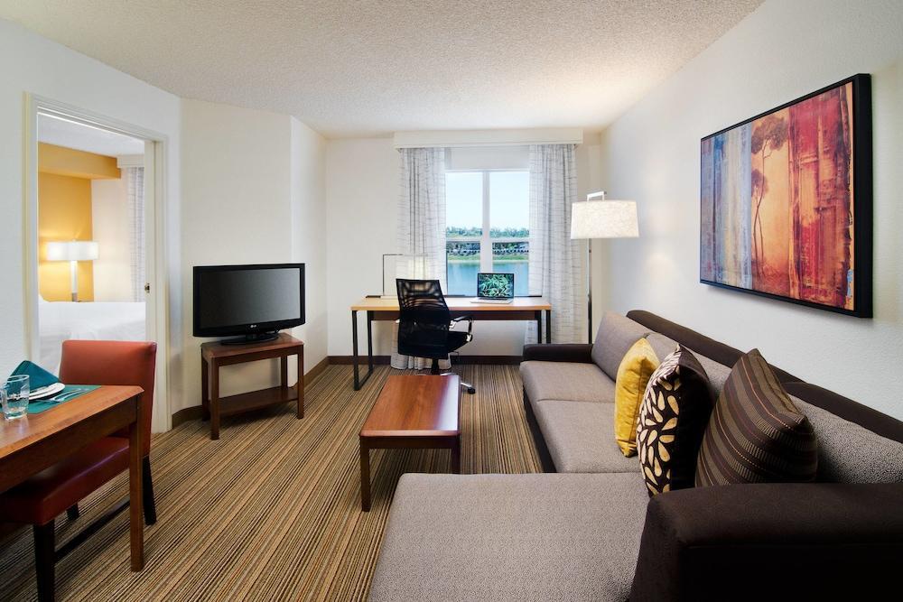 Sonesta Es Suites フレズノ エクステリア 写真