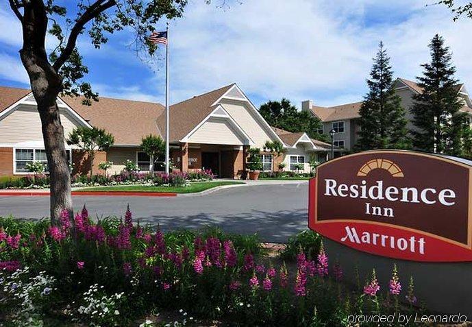 Sonesta Es Suites フレズノ エクステリア 写真