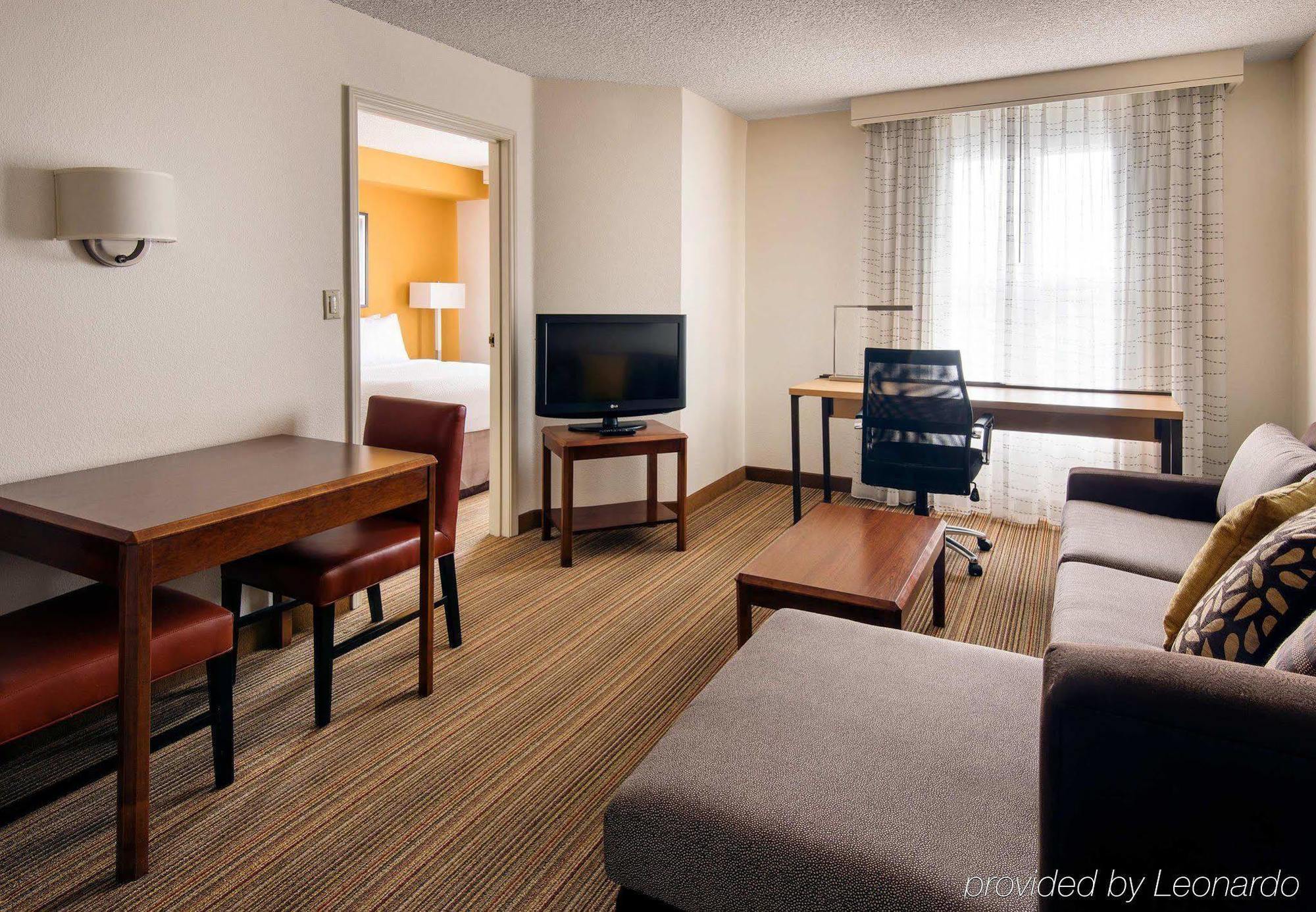 Sonesta Es Suites フレズノ エクステリア 写真